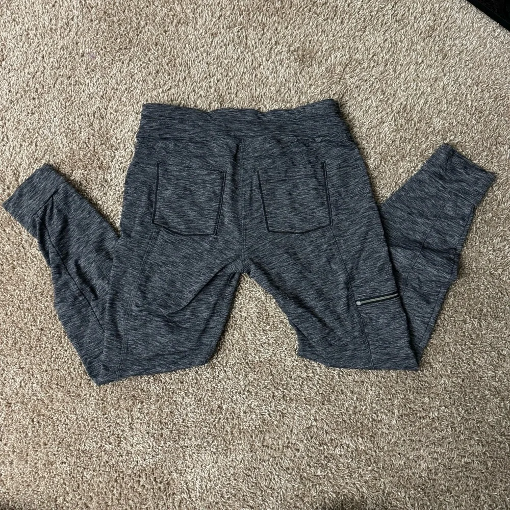 Athleta Women’s Gray‎ Cargo Jogger Pants Size Small - Picture 2 of 9